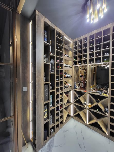 szafa na wino na wymiar